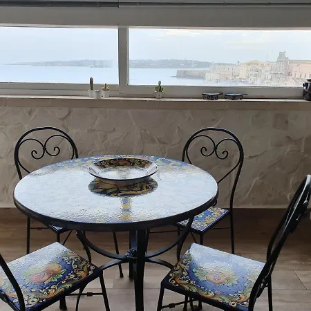 Palazzo Giufa Apartment