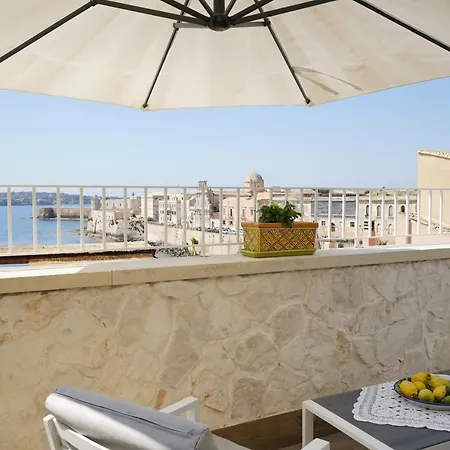 Palazzo Giufa Apartment